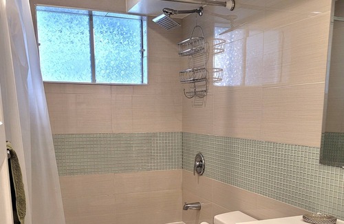 Laval-des-Rapides Apartment | Appartement 3 Chambres, Proche du Métro