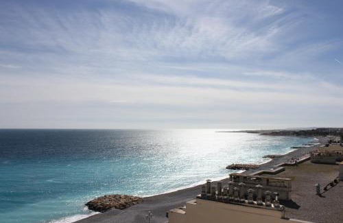 Fabron Apartment | Appartement 3 pièces Nice Promenade des anglais dernier étage vue mer solarium