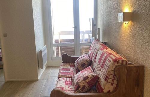 Eclose-Ouest Apartment | Appartement 4 pers, balcon sud, quartier Passeaux - Alpe d'Huez - FR-1-405-111