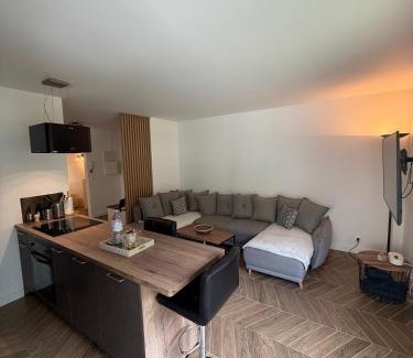 Rueil-Malmaison Apartment | Appartement 60 m2 5 personnes à 10 min de Paris 2 chambres Proche toutes commodités