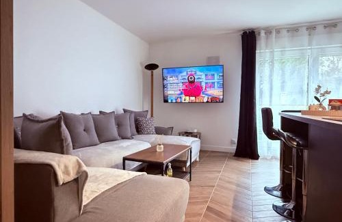 Rueil-Malmaison Apartment | Appartement 60 m2 5 personnes à 10 min de Paris 2 chambres Proche toutes commodités