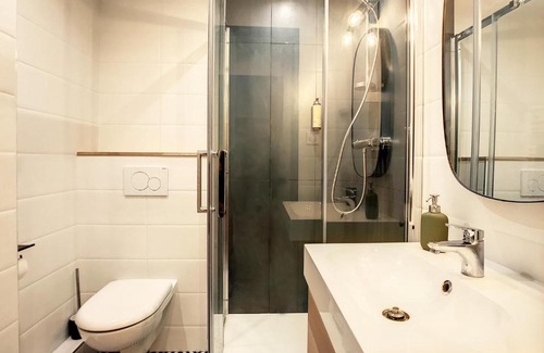 Ancely Apartment | Appartement Ancely tout neuf déco aéro - parking gratuit - Proche Blagnac