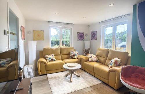 Floreffe Apartment | Appartement au calme - Duplex 3 CH - 5 pers avec piscine intérieure 32C Namur - 5 min E42 sortie 12 Namur Ouest