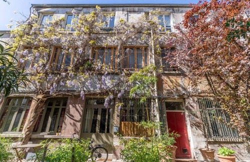Quartier de la Roquette Apartment | Appartement au Coeur du Paris Artisanal sur Cour Arborée au Calme, 4/7 Pers