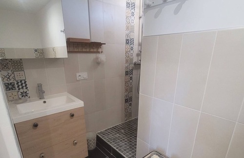 Vierzon Apartment | Appartement au Rez de Chaussée Dune Maison Familiale Dans un Quartier Calme
