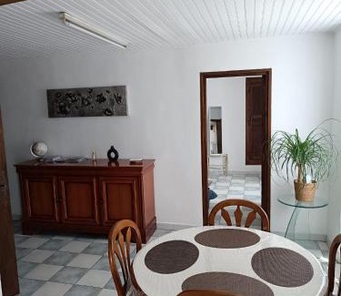 Aubignan Apartment | Appartement Aubignan Centre Parfait pour explorer la Provence