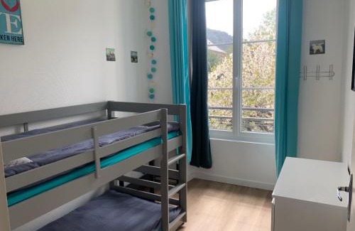 Loures-Barousse Apartment | Appartement avec jardin partagé