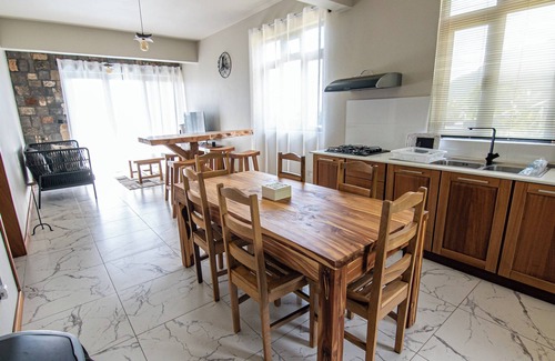 Black River Apartment | Appartement avec splendide vue sur lile aux Benitiers et Le Morne Brabant