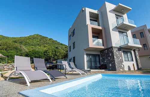 Black River Apartment | Appartement avec splendide vue sur lile aux Benitiers et Le Morne Brabant