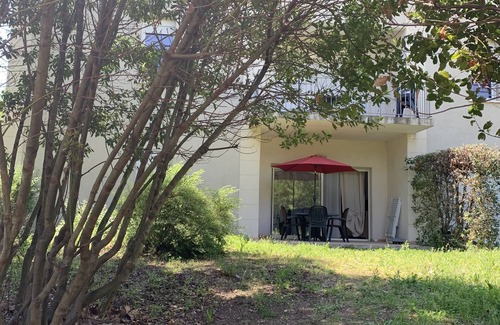 Azille Apartment | Appartement Avec Piscine au Bord du Canal du Midi et à 5mn du lac de Jouarres