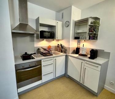 Saint-Lambert Apartment | Appartement avec piscine