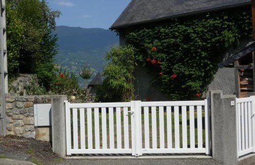Arcizans-Avant Apartment | Appartement Bardéron