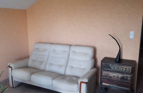 Severac-d'Aveyron Apartment | Appartement Calme en Dernier Étage Avec Ascenseur