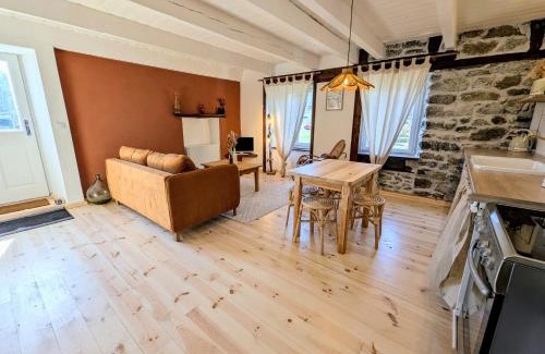 Mazet-Saint-Voy Apartment | Appartement calme style bohème chic