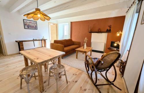 Mazet-Saint-Voy Apartment | Appartement calme style bohème chic