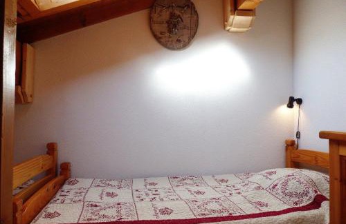 Areches Apartment | Appartement centre village, 6 personnes, 2 chambres - VLII71