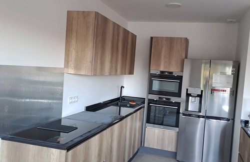 Tighine Apartment | Appartement Climatisé Dans Résidence Avec Piscine Proche des Plages