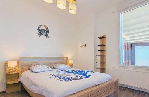 Plonevez-Porzay Apartment | Appartement Confort pour 2 personnes Sur la plage Les pieds dans leau