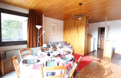 Chamrousse Apartment | Appartement confortable 8 pers à Chamrousse avec balcon, proche navette et équipements complets - FR-1-340-273