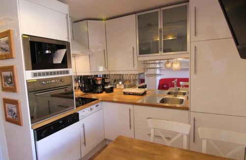 Eclose-Est Apartment | Appartement cosy 4/5 pers. à l'Alpe d'Huez, balcon, prox. commerces & remontées, casier à skis - FR-1-405-341