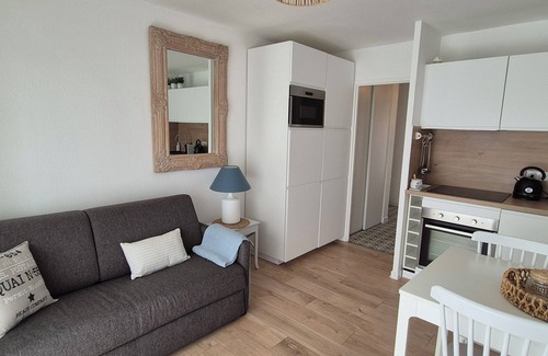 Saint-Marc-sur-Mer Apartment | Appartement Cosy et Chaleureux à 100m de la Plage, au Centre de St Marc sur Mer!