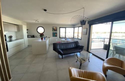 Le Port Apartment | Appartement de luxe 4 étoiles avec climatisation et parking à Canet-Plage - FR-1-750-74