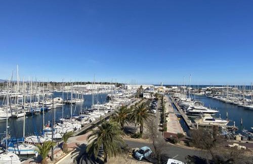 Le Port Apartment | Appartement de luxe 4 étoiles avec climatisation et parking à Canet-Plage - FR-1-750-74
