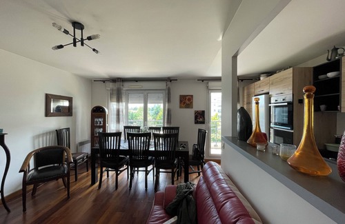Le Bourget Apartment | Appartement Dans Résidence de Copropriétaire Très Calme