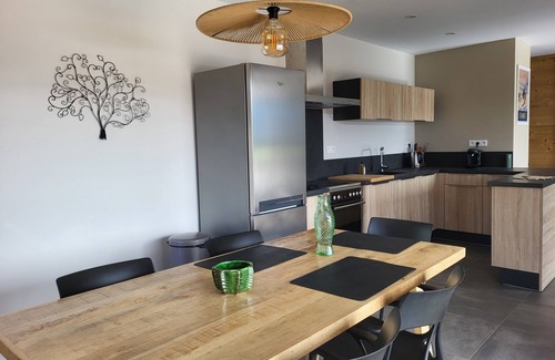 Formigueres Apartment | Appartement Dans Superbe Chalet. Formiguères 1600m