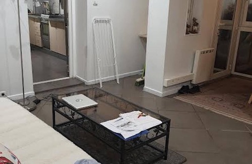 Yssingeaux Apartment | Appartement Dans une Maison Avec Jardin à 5 Minutes du Centre Ville
