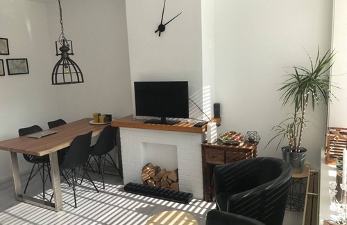 Desnes Apartment | Appartement de deux chambres avec espace proche autoroute