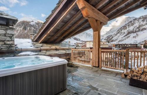 Val-d'Isere Apartment | Appartement de luxe avec jacuzzi, terrasse et cheminée - 10 personnes - FR-1-567-97