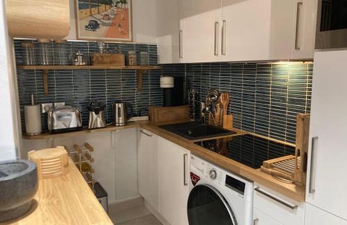 Juan-les-Pins Apartment | Appartement de standing Le Velvet Bay climatisé en bord de mer