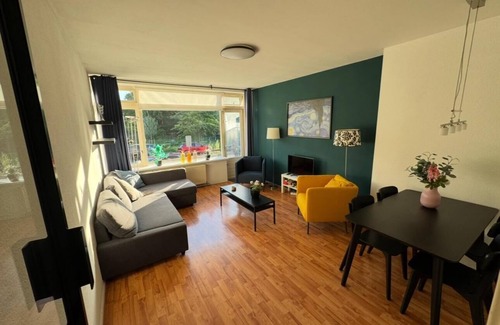 Voorburg Apartment | Appartement Dicht bij Den Haag, Voorzieningen Dichtbij in Rustige Omgeving