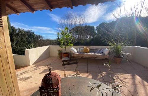 Valergues Apartment | Appartement Duplex dans Petit Mas calme