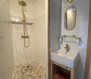 Valergues Apartment | Appartement Duplex dans Petit Mas calme