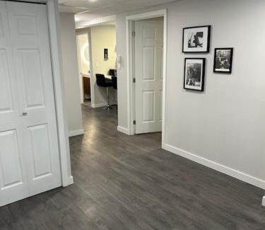 L'Ancienne-Lorette Apartment | Appartement en face de l'aéroport de Québec