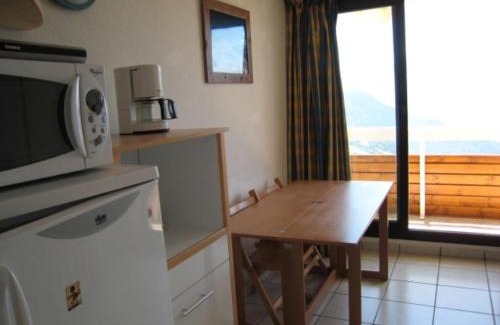 Eclose-Est Apartment | Appartement ensoleillé pour 5 pers, balcon sud, proche remontées et commerces, animaux acceptés - FR-1-405-94