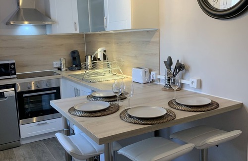 Saint-Quentin Apartment | Appartement Entier 2 Chambres 2 Salles de Bain, Internet Fibre, Netflix