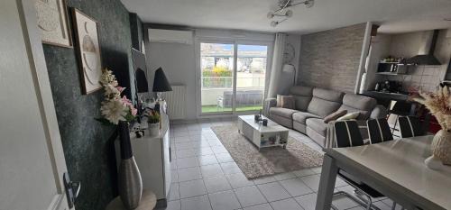 Eybens Apartment | Appartement entier avec terrasse