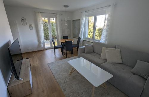 Salins Apartment | Appartement entier avec terrasse et jardin