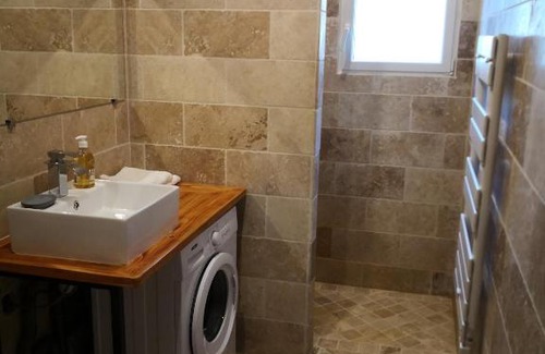 Saint-Morillon Apartment | Appartement entier dans dépendance