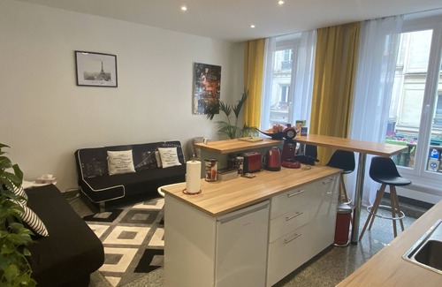 Quartier de la Porte-Saint-Denis Apartment | Appartement Entier
