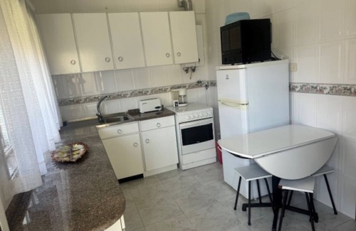 Medelo Apartment | Appartement F3 AU RDC Avec Jardin Cloture ET Fleurie