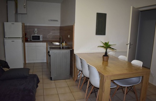 Ruoms House | Appartement F3 Avec Piscine 10 min à Pied de la Rivière et 5 min du Centre