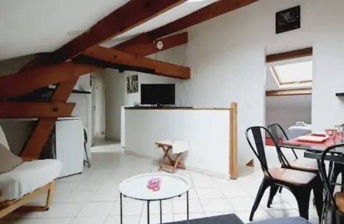 La Ferte-Gaucher Apartment | Appartement F3 Avec Piscine Partage, Plage et Horraire a la Limite