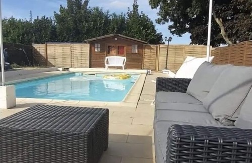 La Ferte-Gaucher Apartment | Appartement F3 Avec Piscine Partage, Plage et Horraire a la Limite