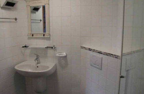 Banes Apartment | Appartement 3 étoiles - Piscine - ccagiee