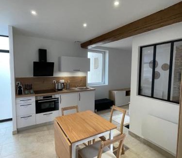 Saint-Germain-du-Bois Apartment | Appartement calme et chaleureux
