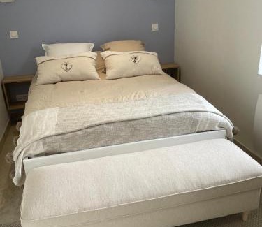 Saint-Germain-du-Bois Apartment | Appartement calme et chaleureux